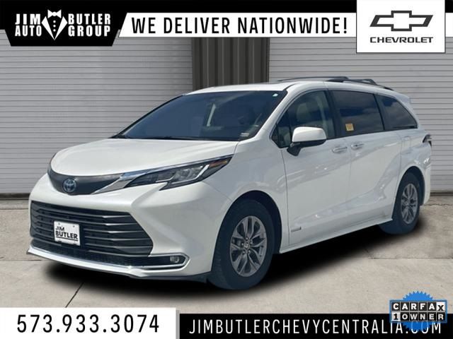 2021 Toyota Sienna XLE