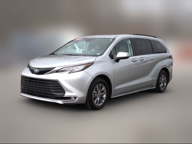 2021 Toyota Sienna XLE