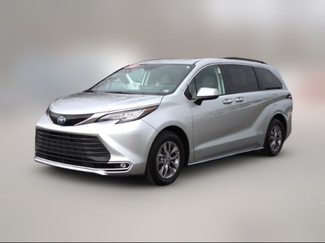 2021 Toyota Sienna XLE