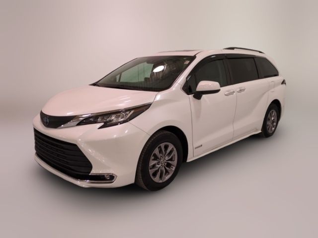 2021 Toyota Sienna XLE