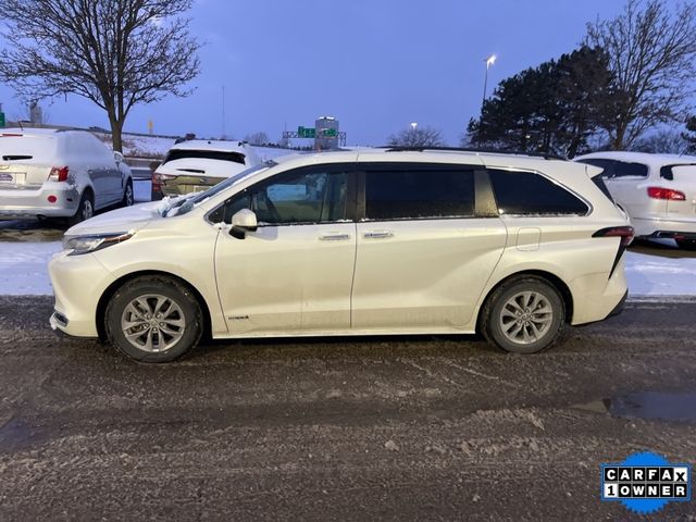 2021 Toyota Sienna XLE