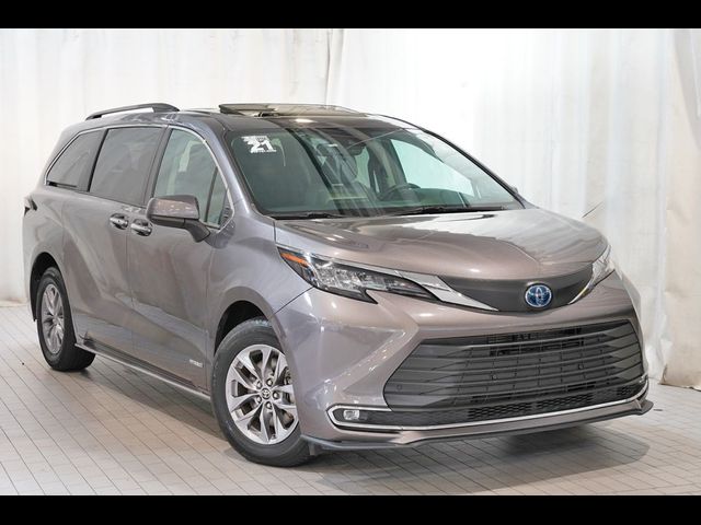 2021 Toyota Sienna XLE