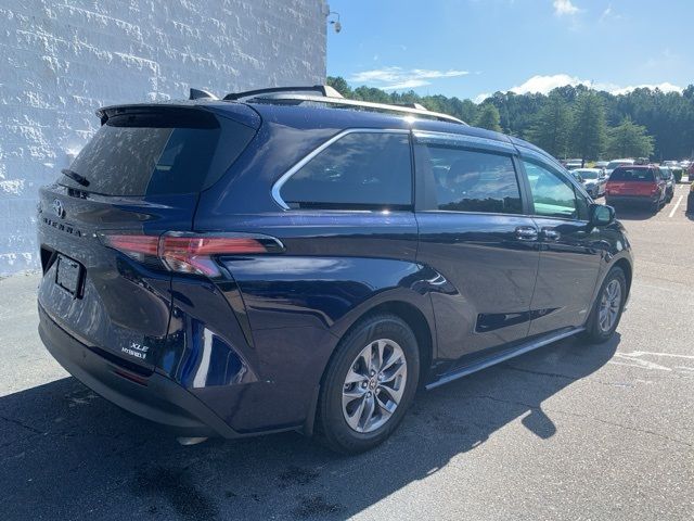 2021 Toyota Sienna XLE