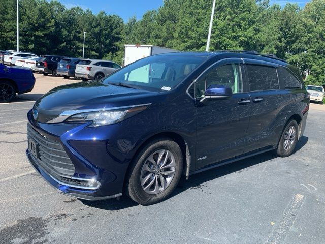 2021 Toyota Sienna XLE