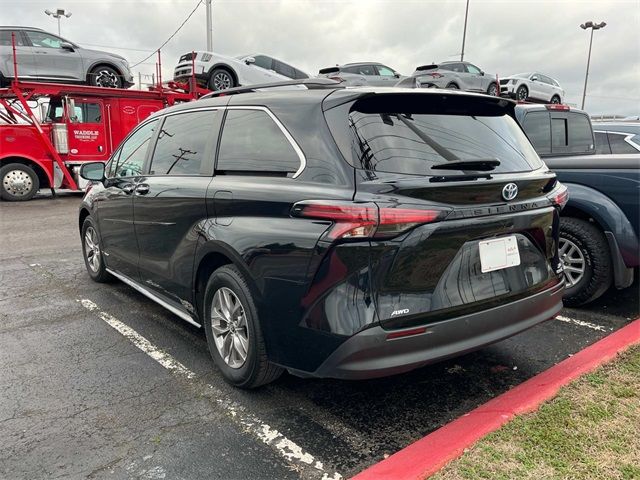 2021 Toyota Sienna XLE