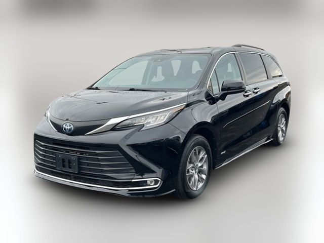 2021 Toyota Sienna XLE