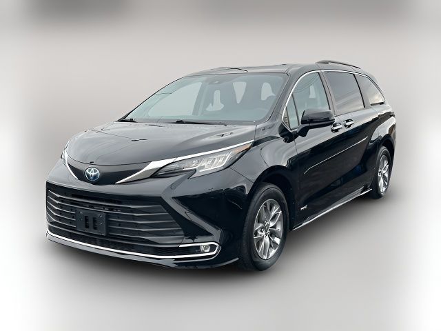 2021 Toyota Sienna XLE