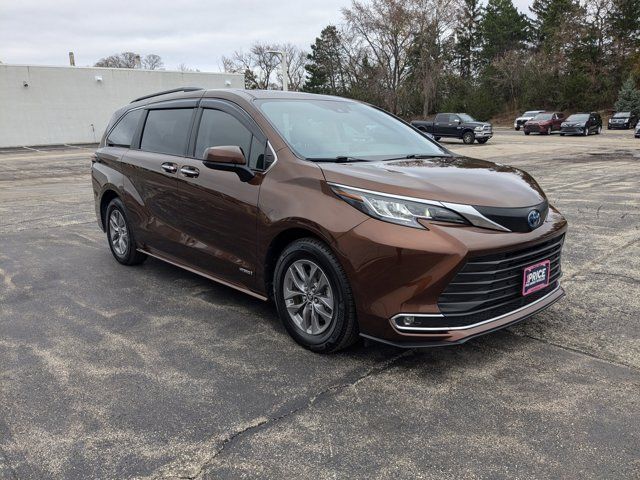 2021 Toyota Sienna XLE