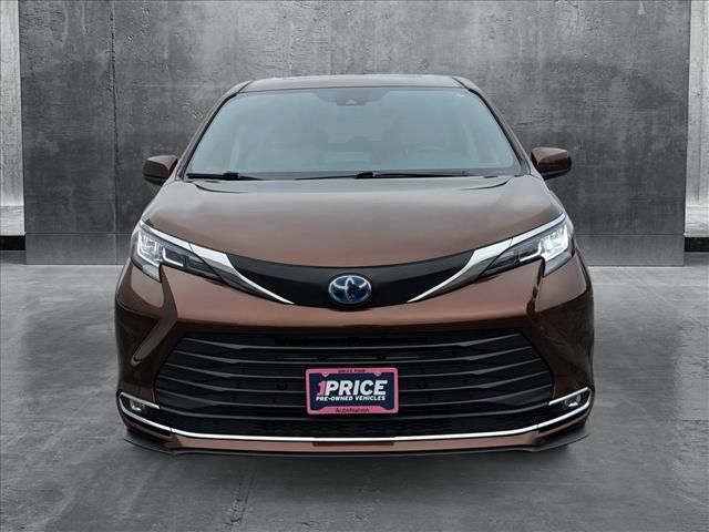 2021 Toyota Sienna XLE