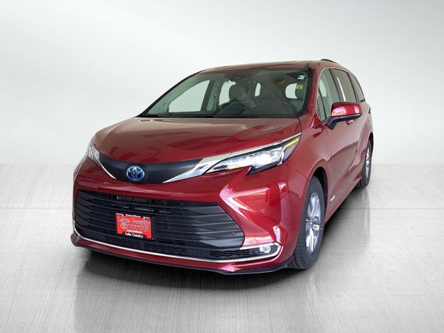 2021 Toyota Sienna XLE