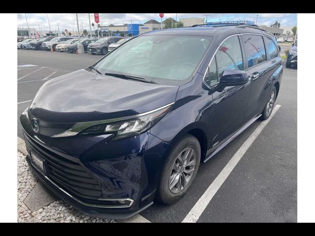 2021 Toyota Sienna XLE