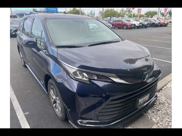 2021 Toyota Sienna XLE