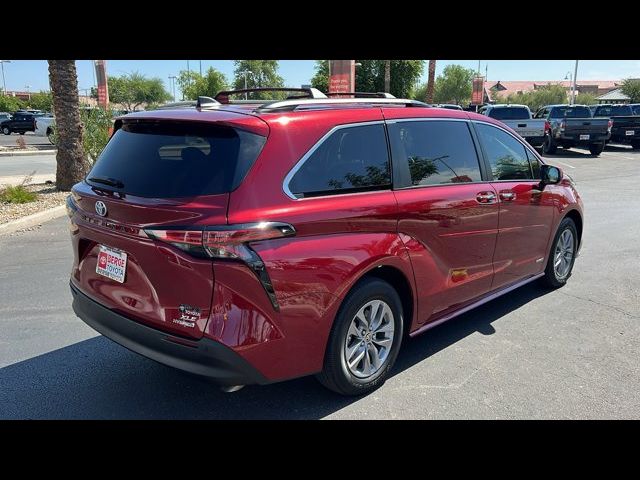 2021 Toyota Sienna XLE