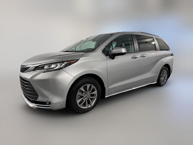 2021 Toyota Sienna XLE