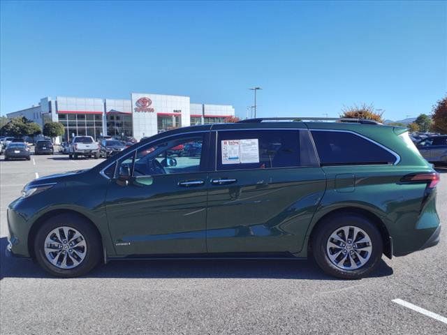 2021 Toyota Sienna XLE