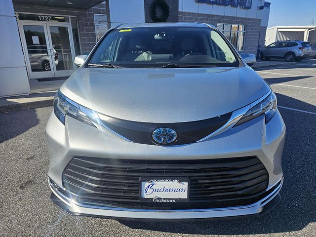 2021 Toyota Sienna XLE