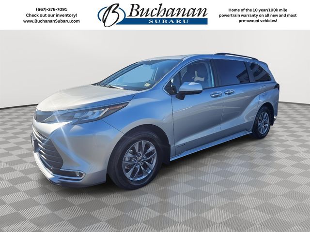 2021 Toyota Sienna XLE