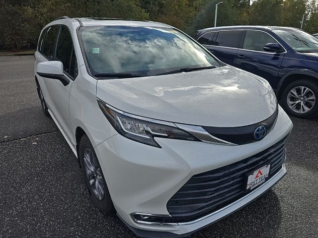 2021 Toyota Sienna XLE