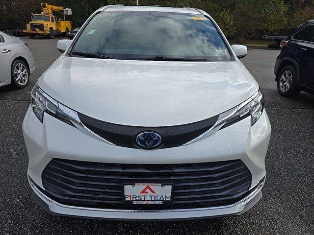 2021 Toyota Sienna XLE