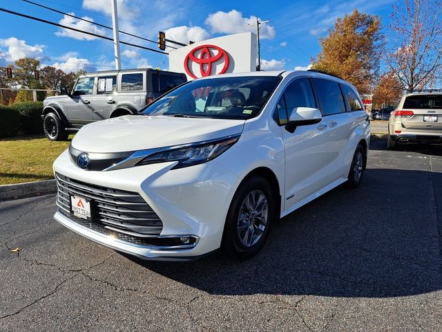 2021 Toyota Sienna XLE