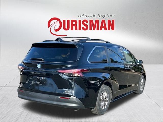 2021 Toyota Sienna XLE