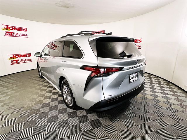 2021 Toyota Sienna XLE