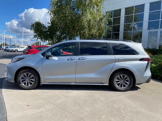 2021 Toyota Sienna XLE