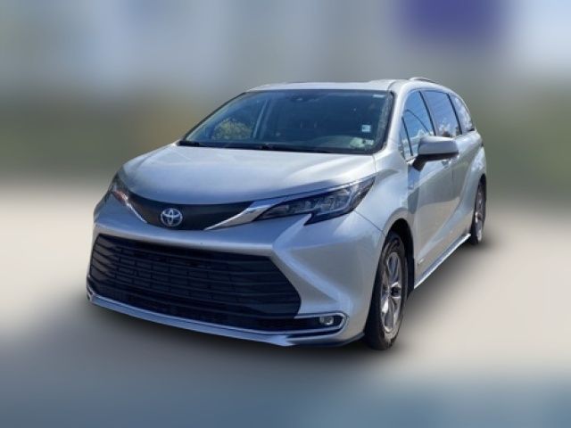 2021 Toyota Sienna XLE