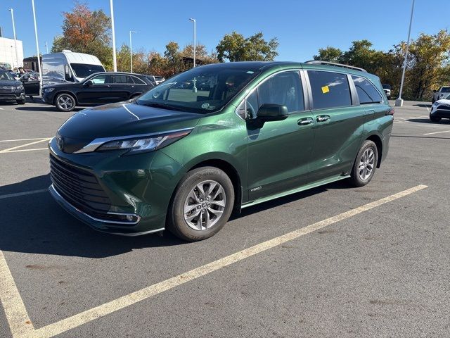 2021 Toyota Sienna XLE