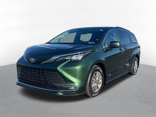 2021 Toyota Sienna XLE