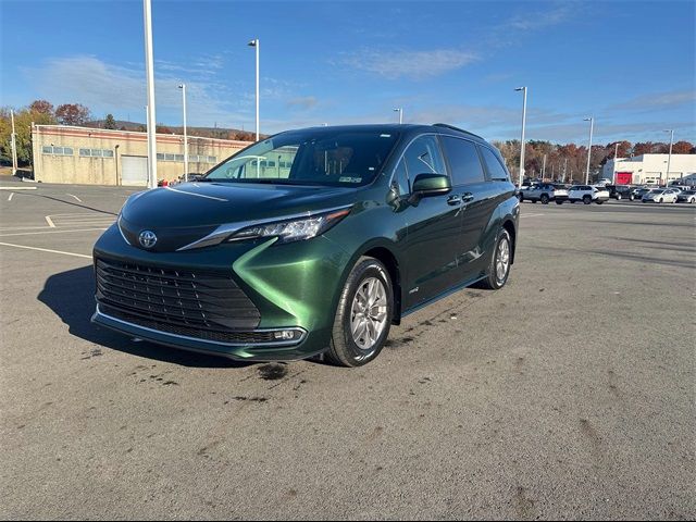 2021 Toyota Sienna XLE