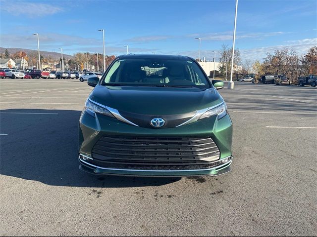 2021 Toyota Sienna XLE