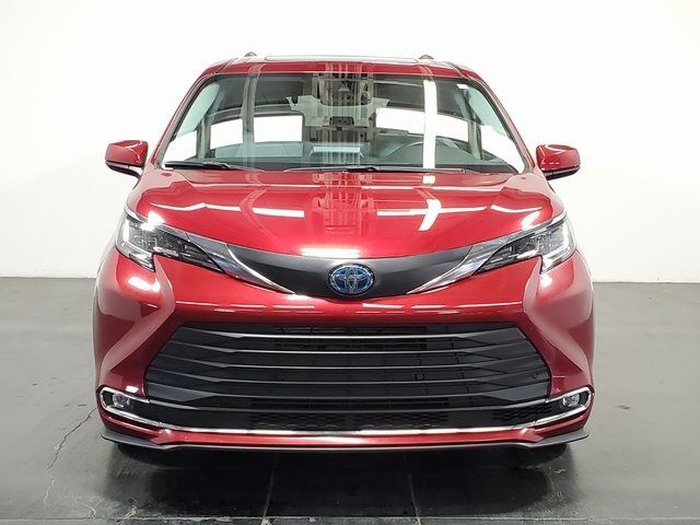 2021 Toyota Sienna XLE