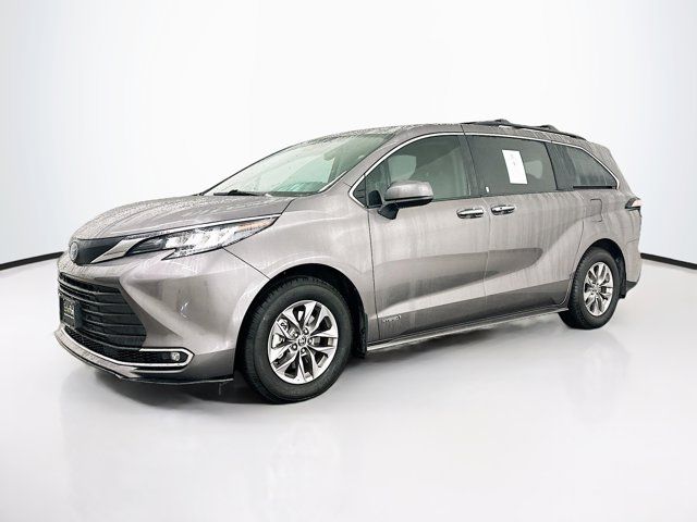 2021 Toyota Sienna XLE