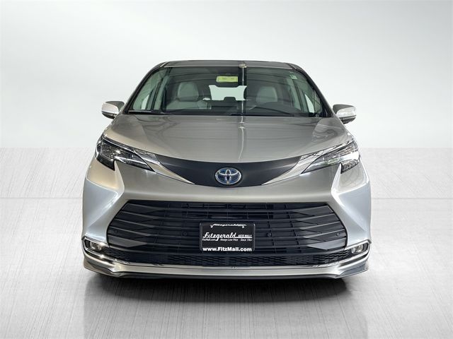 2021 Toyota Sienna XLE