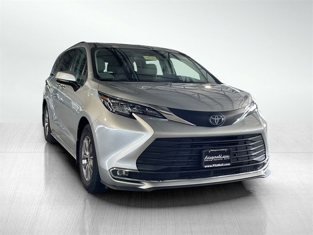 2021 Toyota Sienna XLE