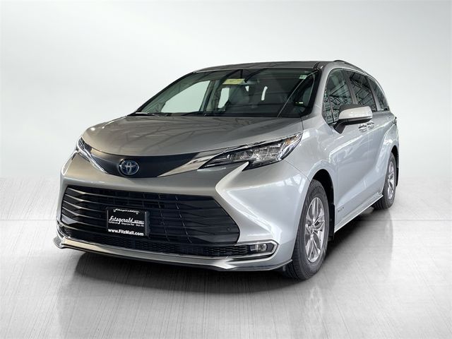 2021 Toyota Sienna XLE