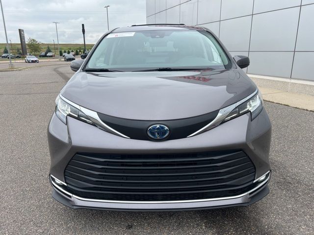 2021 Toyota Sienna XLE