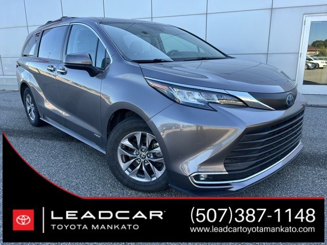 2021 Toyota Sienna XLE