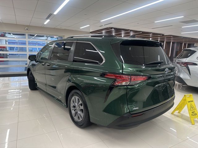 2021 Toyota Sienna XLE