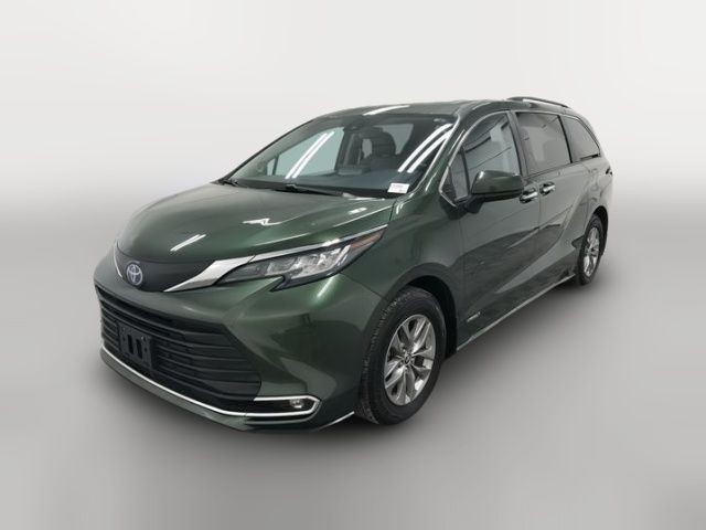 2021 Toyota Sienna XLE