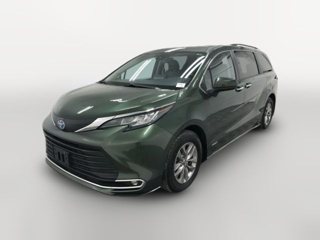 2021 Toyota Sienna XLE