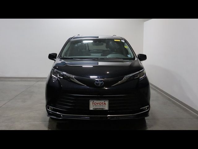 2021 Toyota Sienna XLE