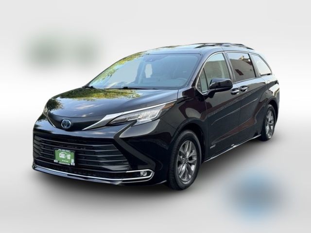 2021 Toyota Sienna XLE