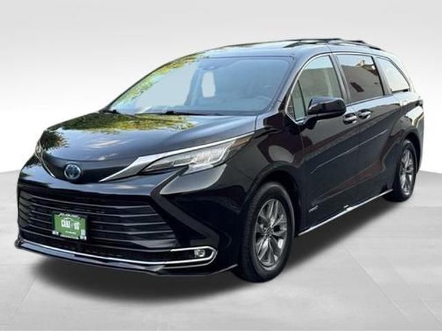 2021 Toyota Sienna XLE