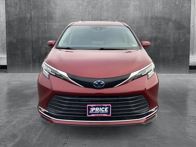 2021 Toyota Sienna XLE