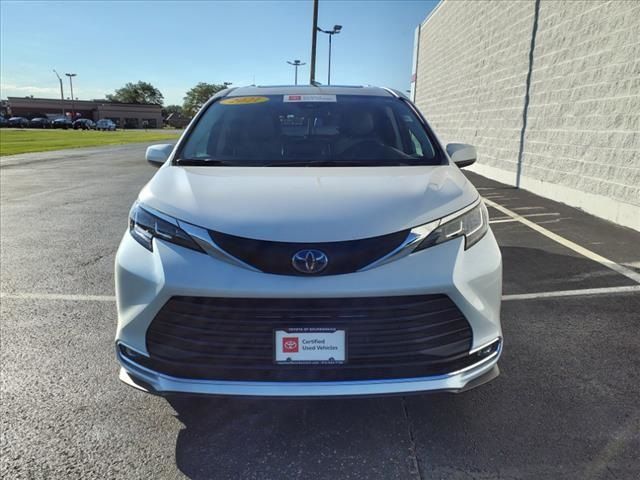 2021 Toyota Sienna XLE