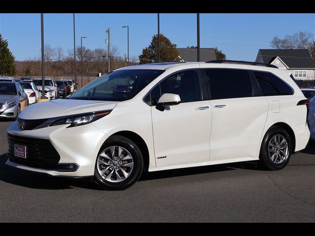 2021 Toyota Sienna XLE