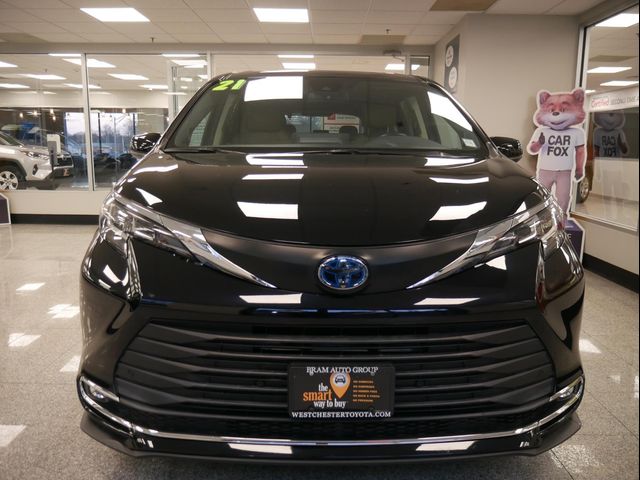 2021 Toyota Sienna XLE