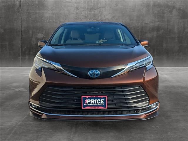 2021 Toyota Sienna XLE